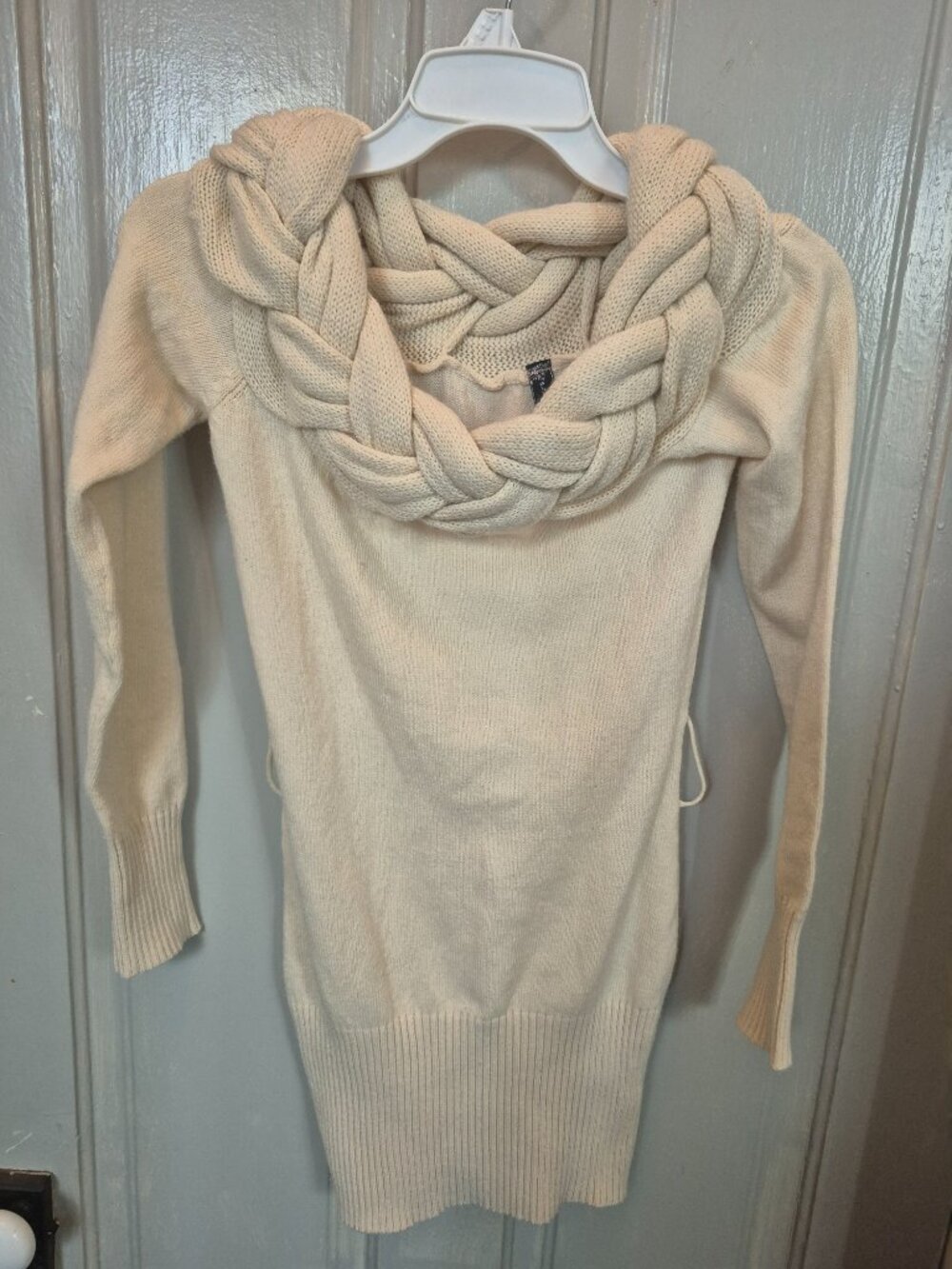 Cream sweater - Picture 2 of 7